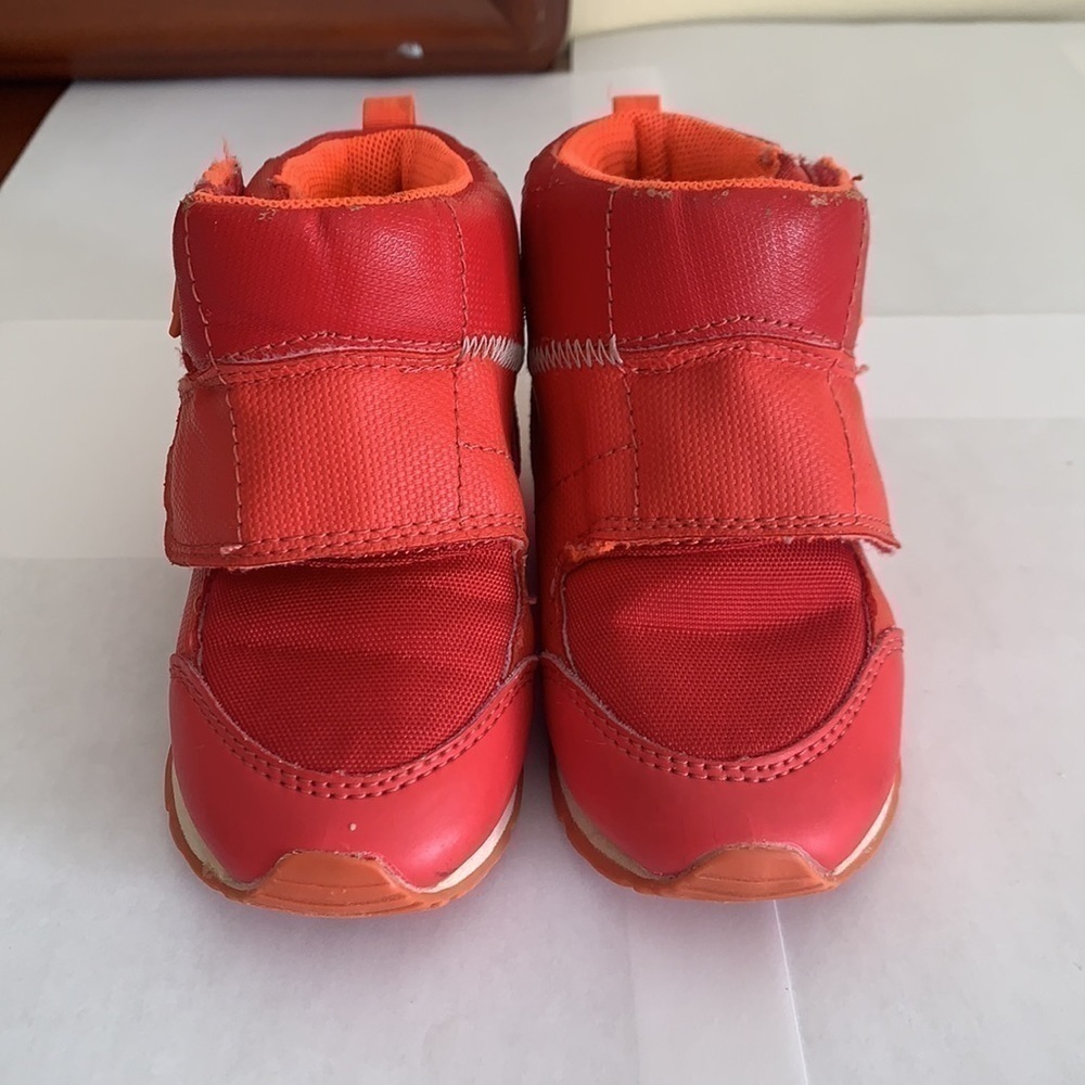 Zara| Kids Sneakers w/t adhesive strap closure- Size 22